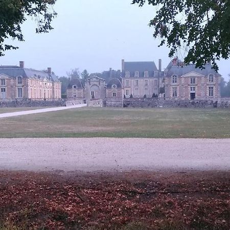 F2 Au Pied Du Chateau Et A 15Min De Center Parc 라페르트세인트아우빈 외부 사진